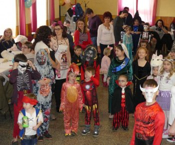 Maškarný ples rodičmi - Farsangi bál szülőkkel 2019
