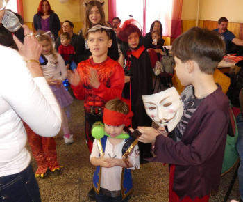 Maškarný ples rodičmi - Farsangi bál szülőkkel 2019